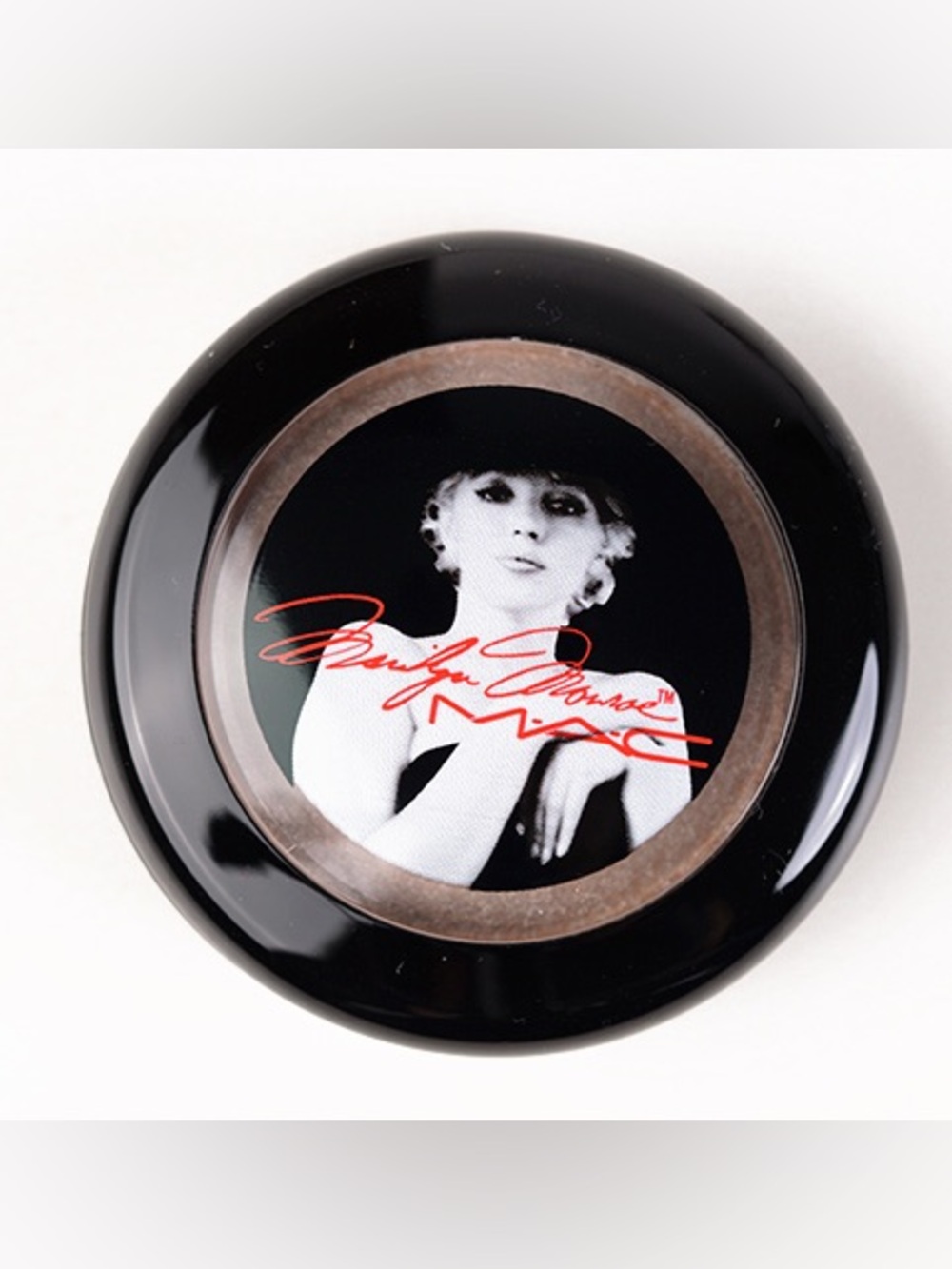 MAC x Marilyn Monroe Preferred Blonde Eye Shadow - Limited edition. BNWT
